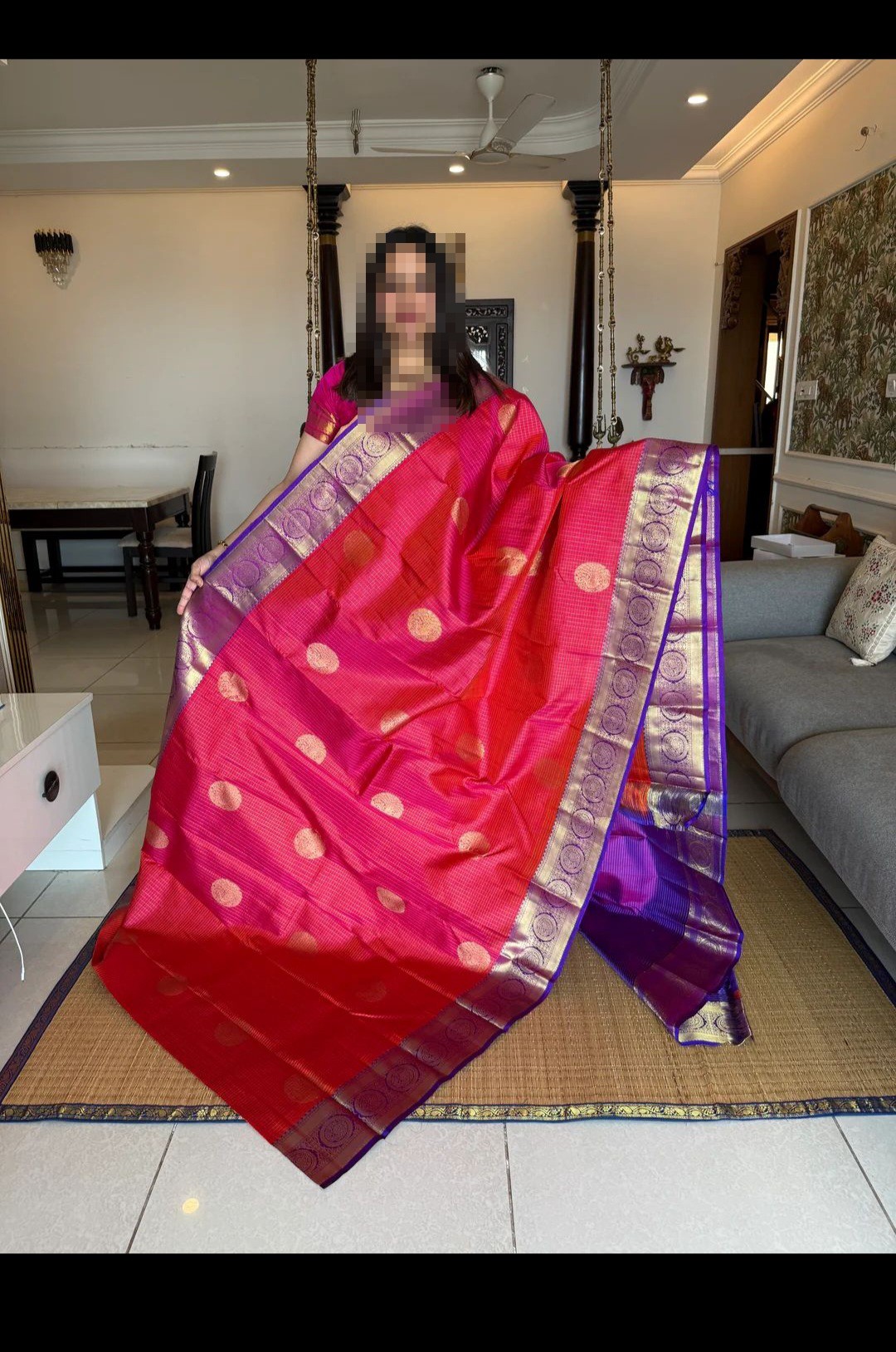 Sri Varshini Silk House duplicate one scamming others and getting money  - image 2