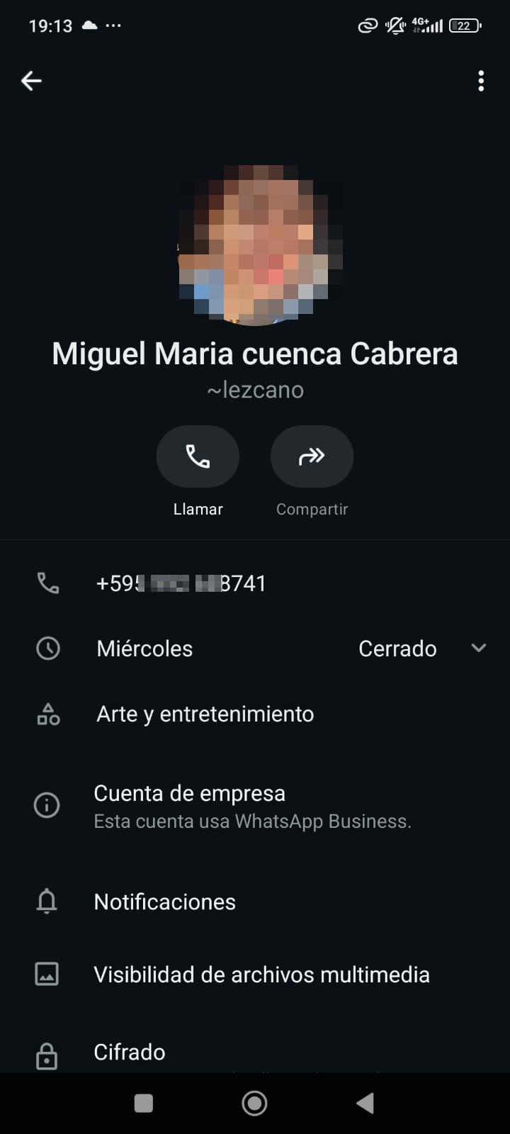 Scammer uses someone else's photo in the profile.
